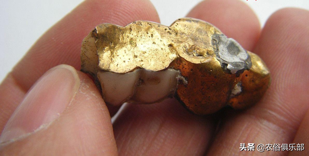 老人去世土葬可以佩戴黄金吗,老人死后可以戴黄金首饰土葬吗