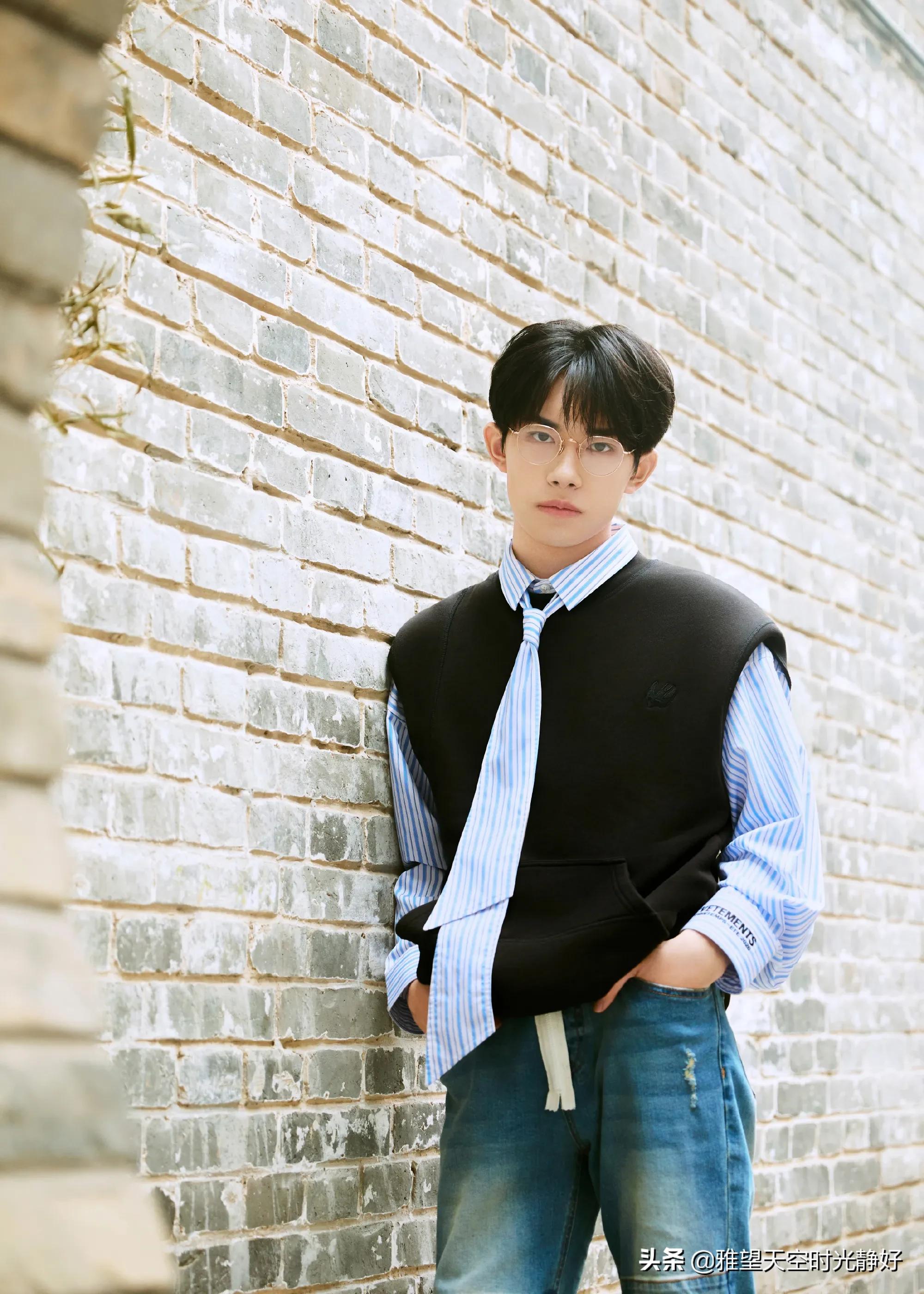 盘点国内男明星眼镜杀高清写真照斯文帅气沉稳内敛雅致贵气