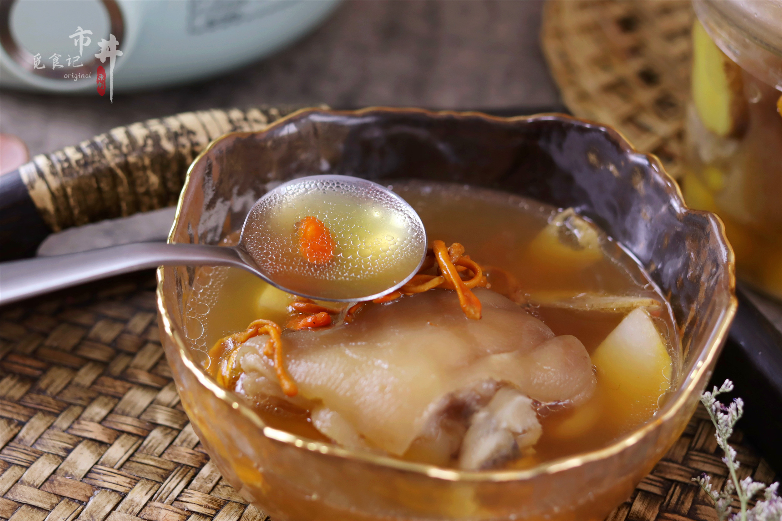 猪脚用压力锅怎么炖汤又浓又白,猪脚煲汤怎么去腥味