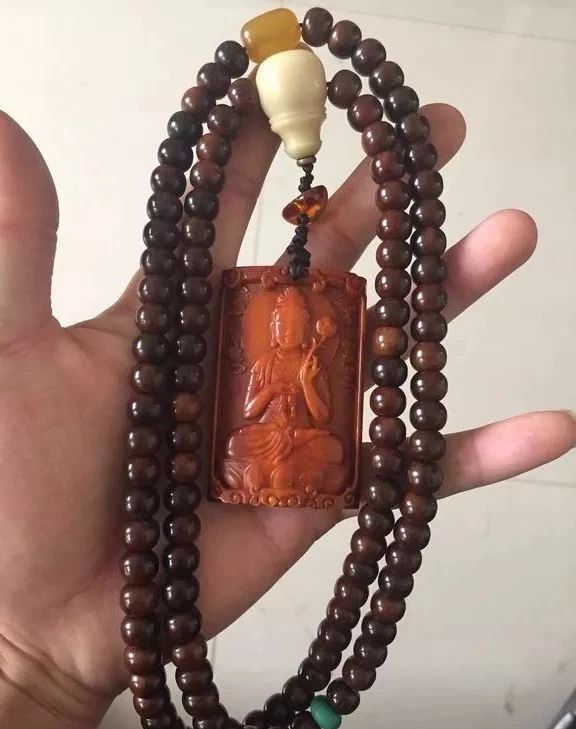 沉香手串包浆好还是不包浆好,怎样分辨包浆和不包浆的手串