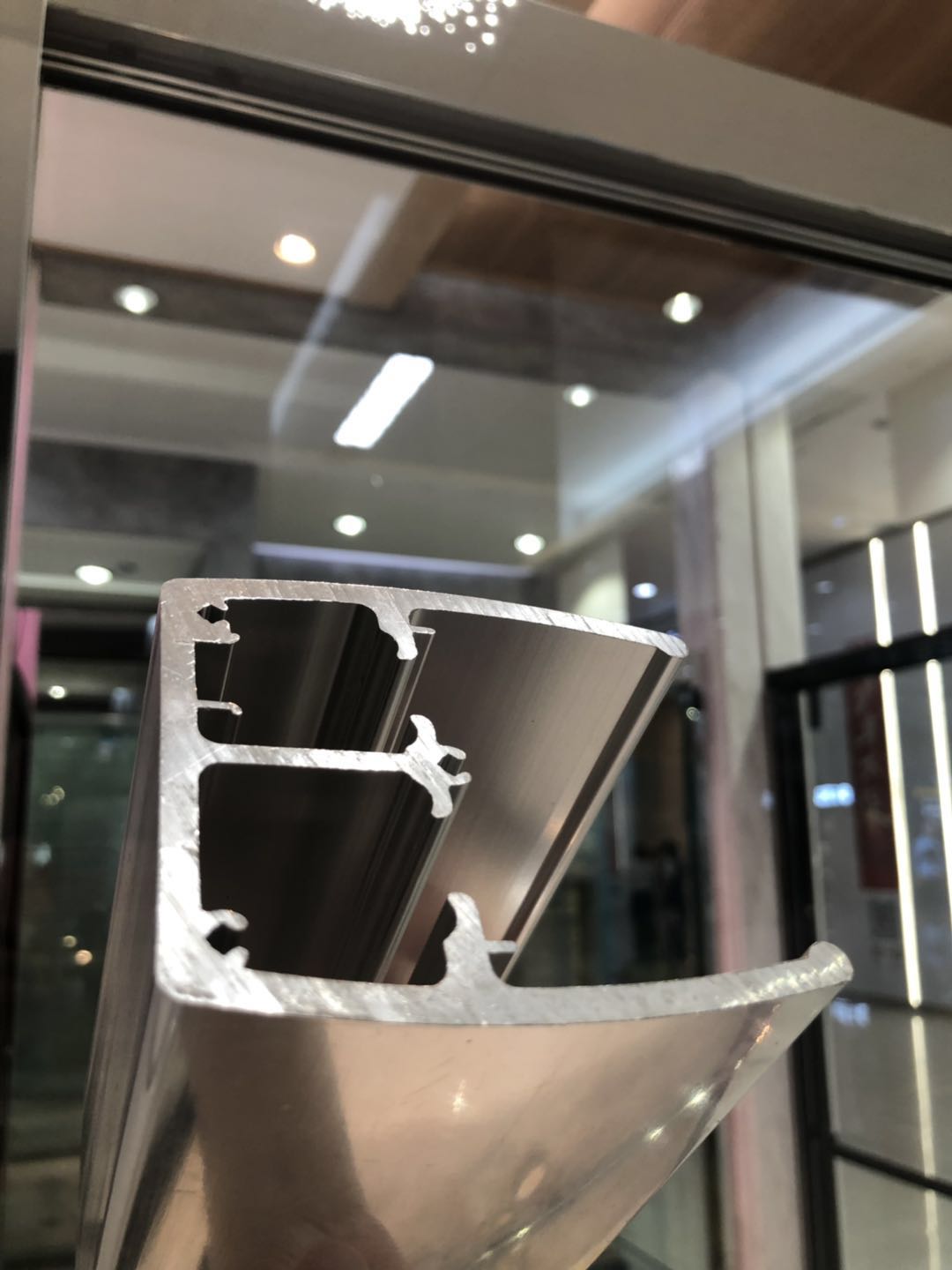 淋浴房装修用什么最好,房子装修选什么板材