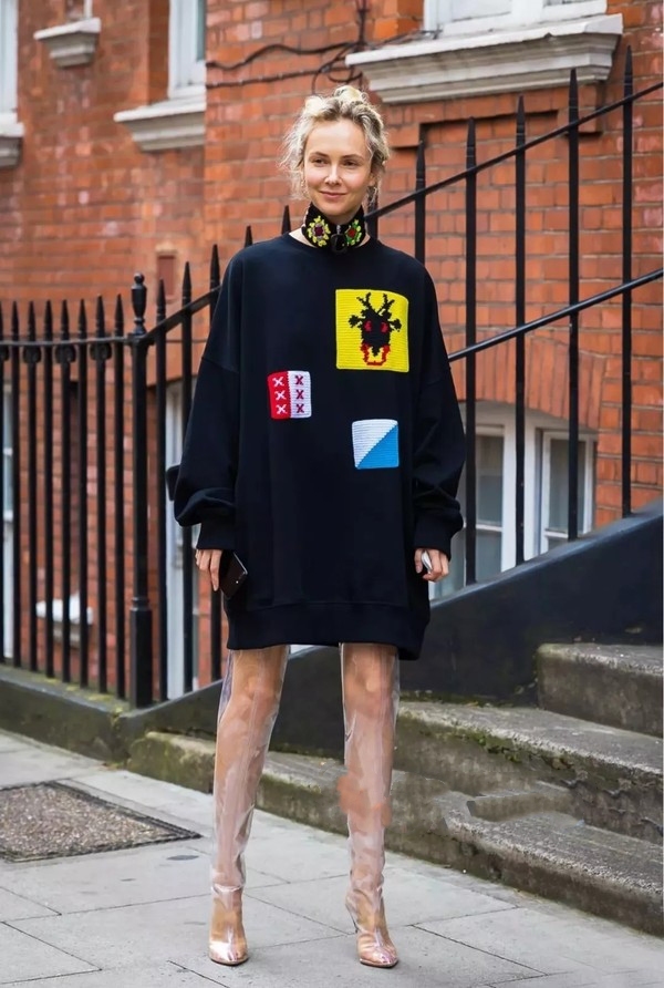 做塑料衣服的小女生,用塑料做女生手工