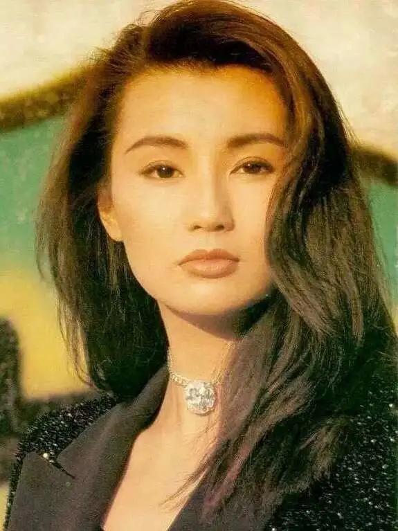 哪种人适合披头发,披发好看还是扎发好