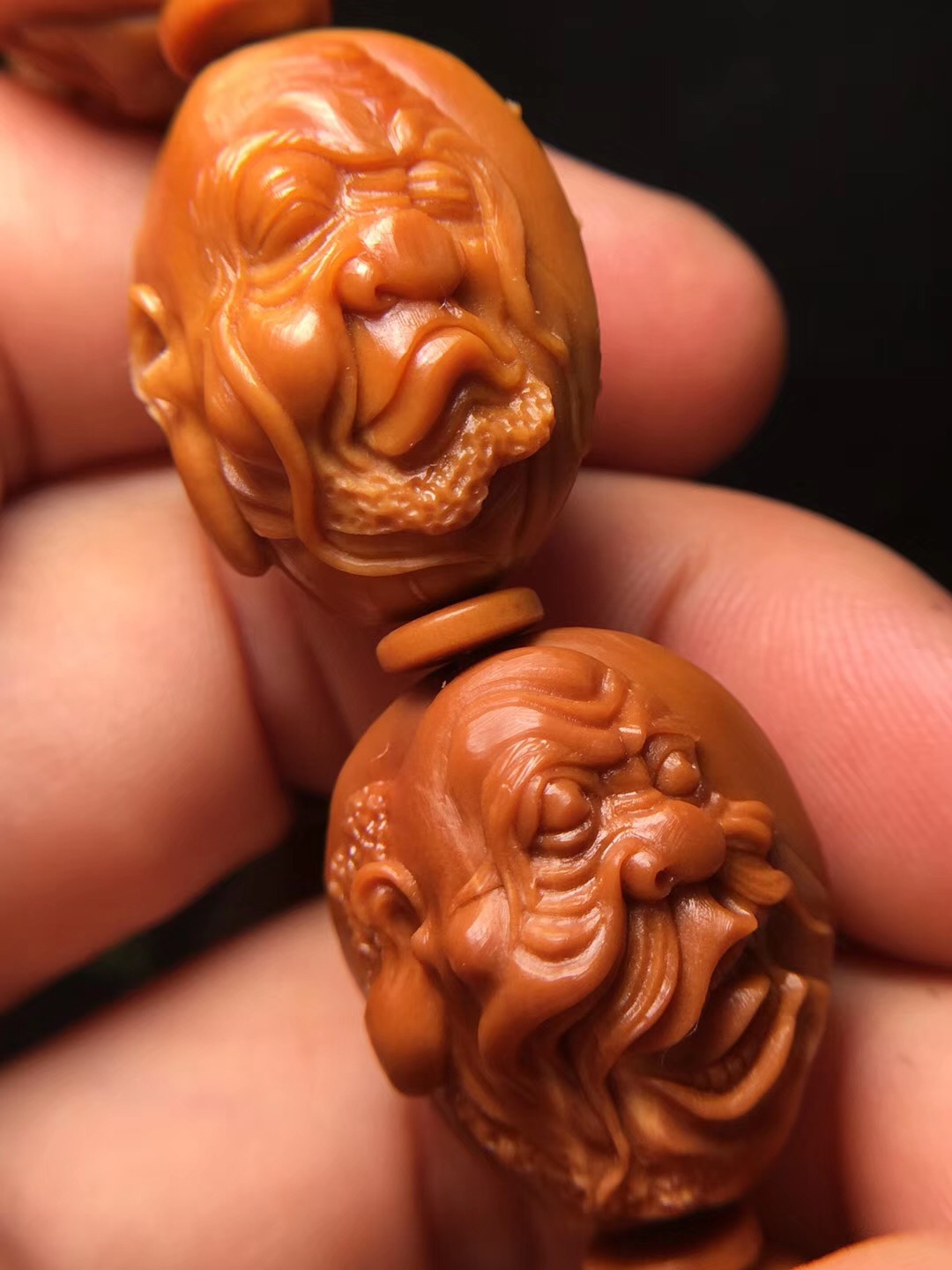 橄榄核十八罗汉手串怎么穿好盘玩,猴头手串和橄榄核手串哪个好盘