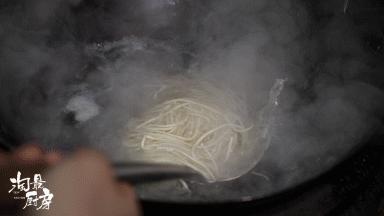 炒面如何不粘锅窍门,炒面怎么做不粘锅又好吃窍门视频