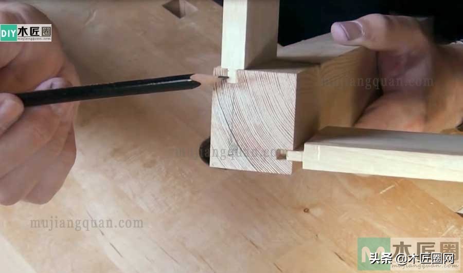 榫卯实木桌制作视频教程,传统榫卯木桌子最简单方法