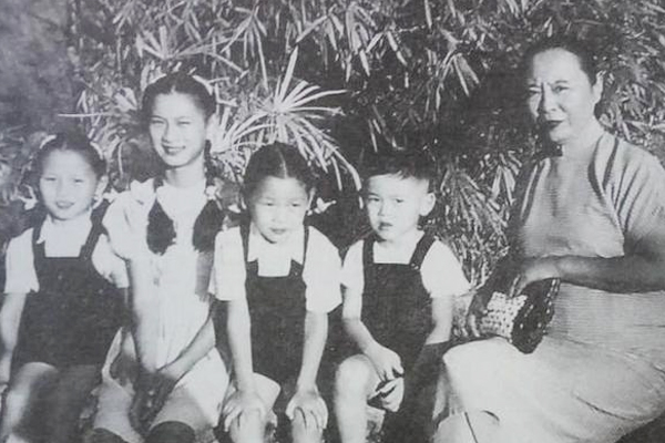 徐志摩前妻张幼仪，二婚嫁给医生，帮夫成就事业，晚年生活很幸福