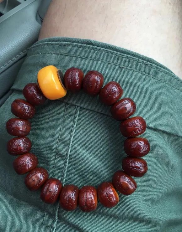 高格调手腕配饰,秋季时尚小配饰