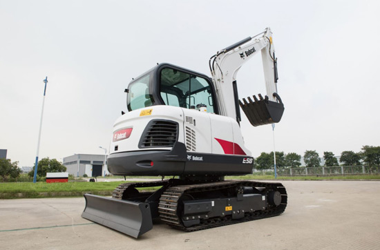 不尽商机滚滚来！他用山猫E58微挖月入三万！