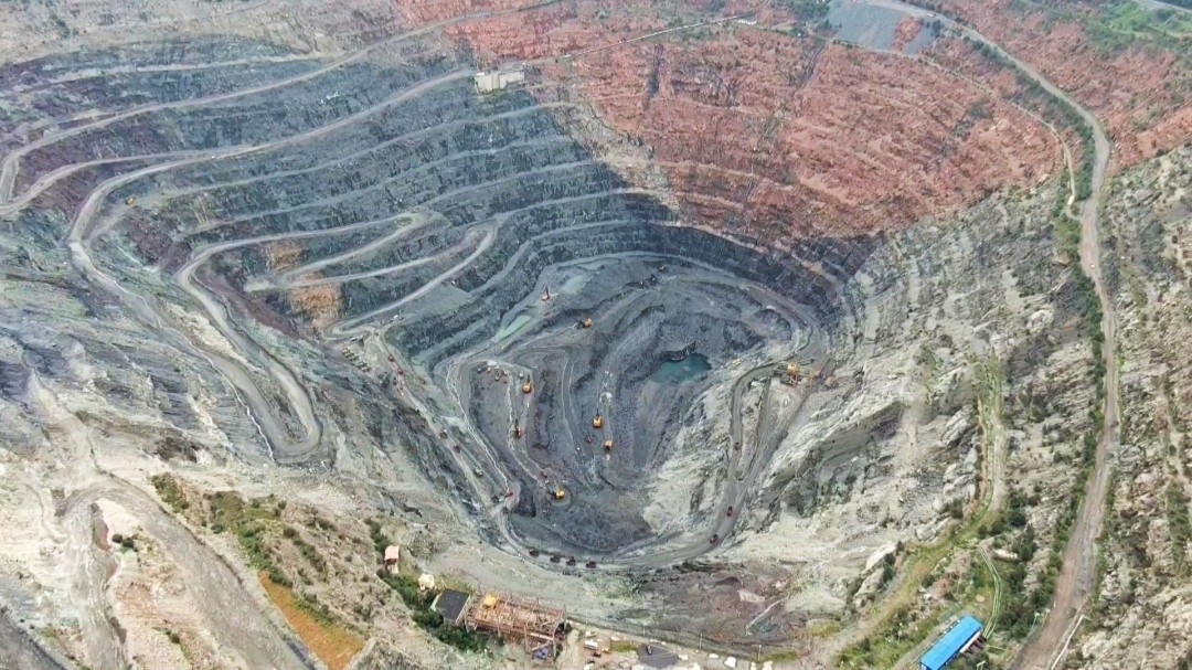 最大的露天铁矿开采,中国开采全球最大铁矿