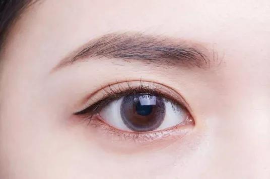 新手如何快速学会化妆,100个实用化妆小技巧化妆新手必看