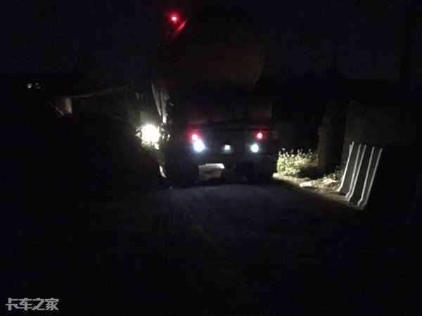 水泥罐车的开挂生活,水泥罐车驾驶员的心酸