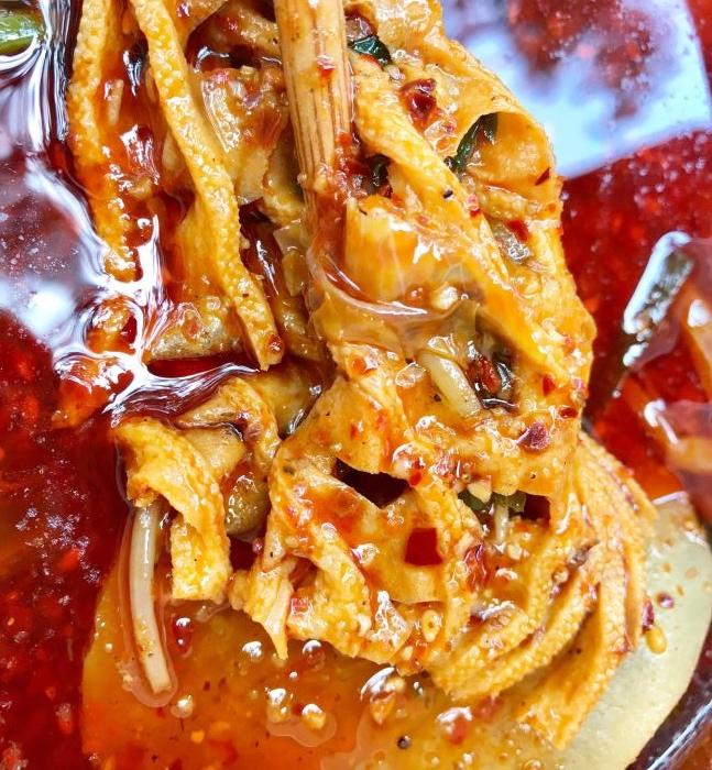 藏着人间烟火气的麻辣烫老店,麻辣烫特别好吃的一家