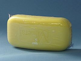 头上头皮屑越抓越多,头上头皮屑多头皮一挠就破