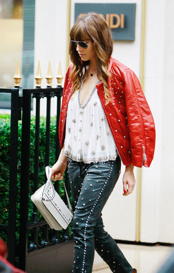 24套高级感穿搭超高级,铆钉时尚穿搭