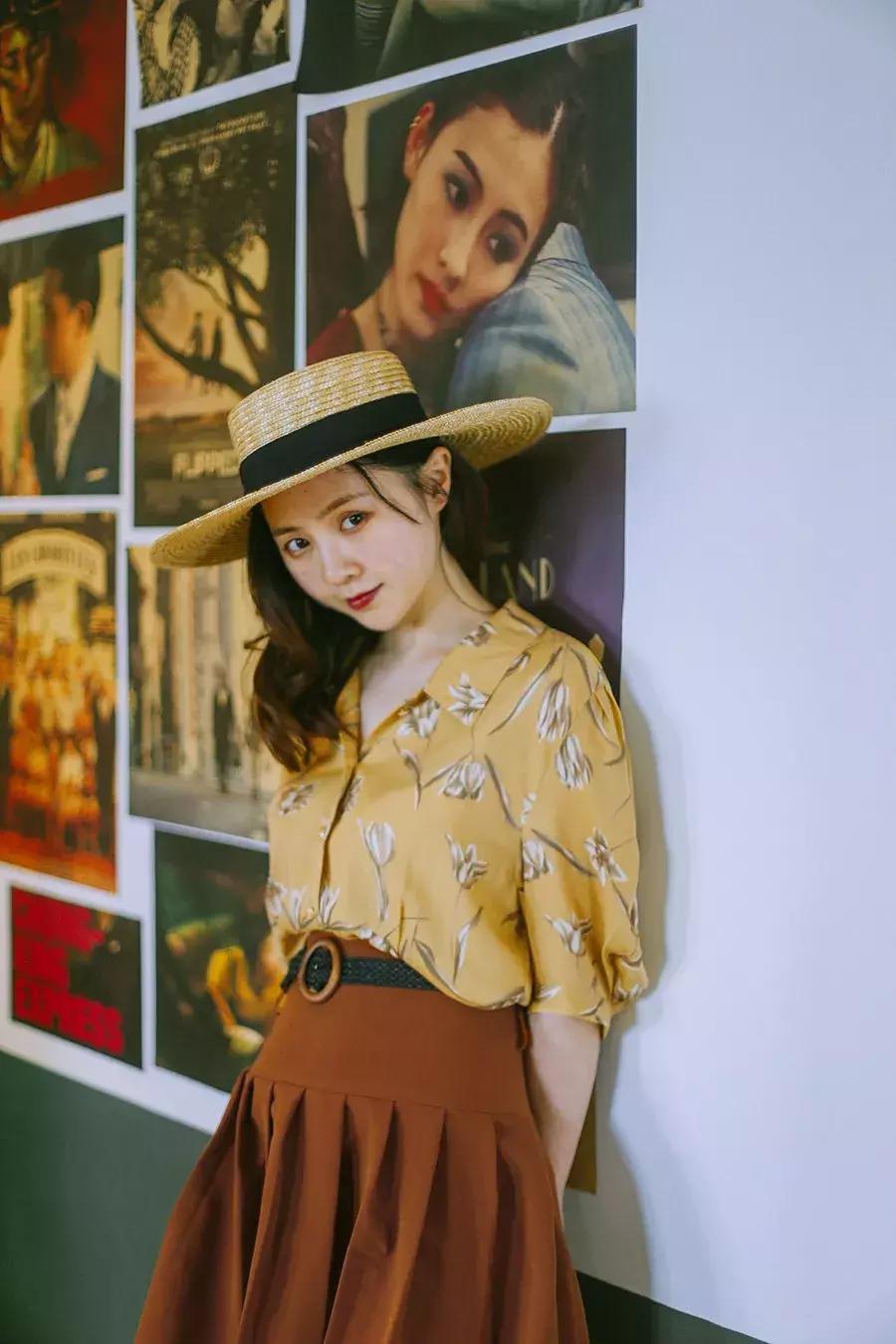 碎花衬衫和白衬衫哪个更好看,雪纺衬衫女夏季碎花领妈妈款