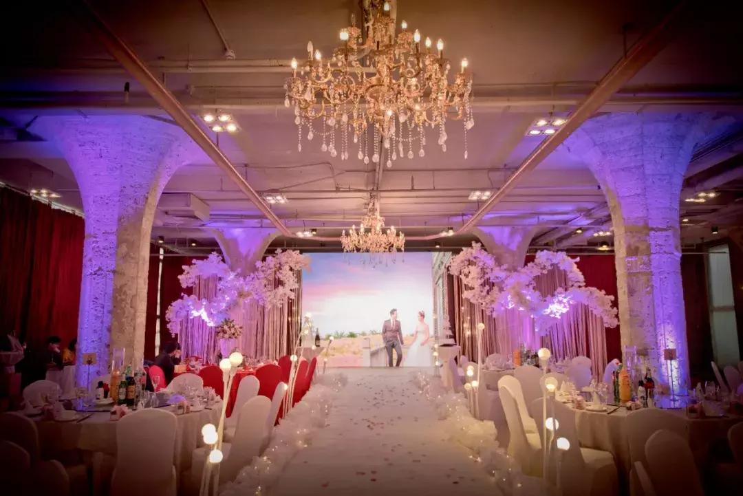 童话变现实！魔都宇宙级城堡婚礼，比爱丽丝仙境还美！