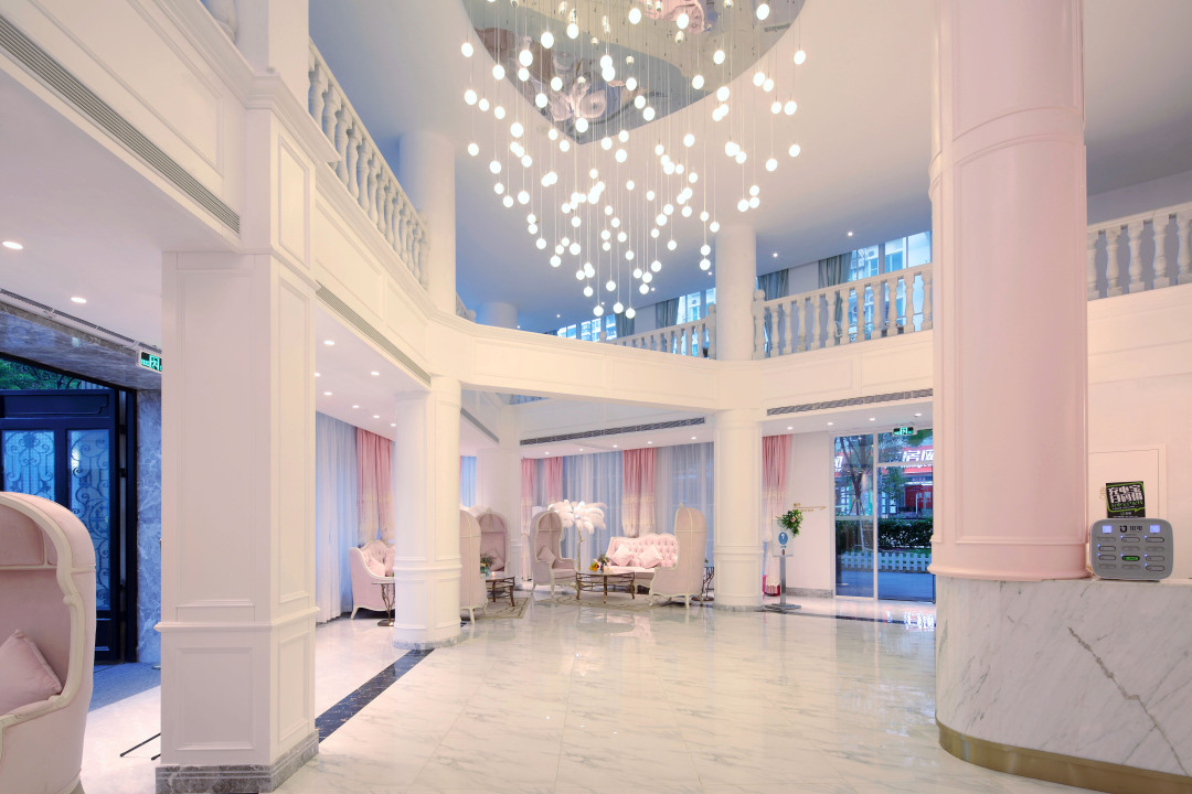 涓藉憟閰掑簵闆嗗洟娴峰崡,鎼虹▼鏃椾笅涓藉憟閰掑簵绠＄悊闆嗗洟