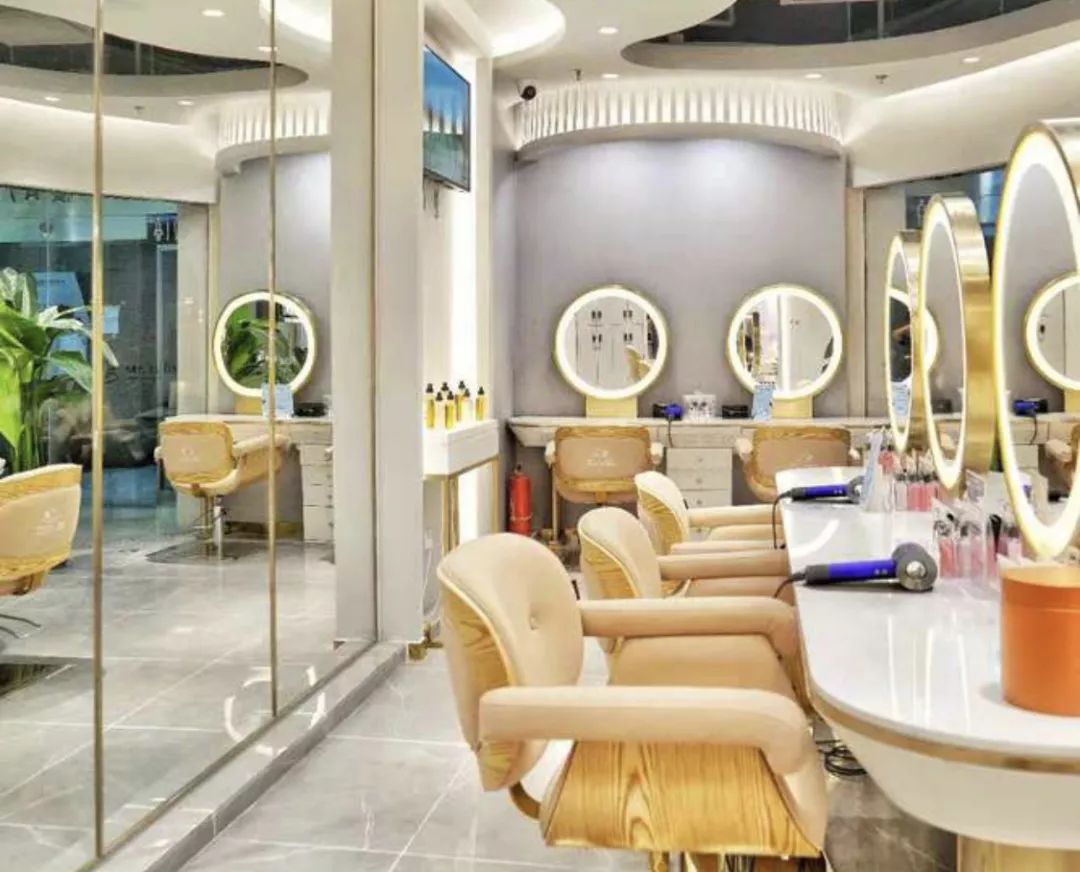 一家只做吹风造型的店，想成为医美机构的流量奶牛开店400家？