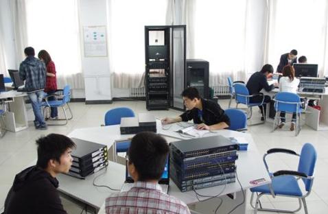 未来十年很吃香的3个专业,工资高、待遇好,选对了“钱途无量”