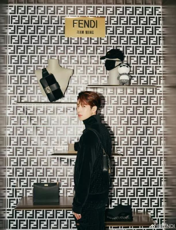 国潮之风不断跨界破圈,国潮兴起跨界开启谁的跨界玩砸了