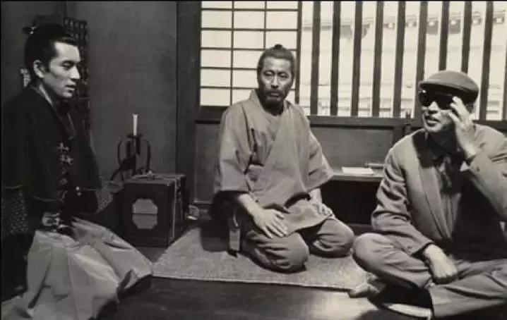 平成30年：被窝做梦的年轻人，繁荣的娱乐业，和低欲望消费