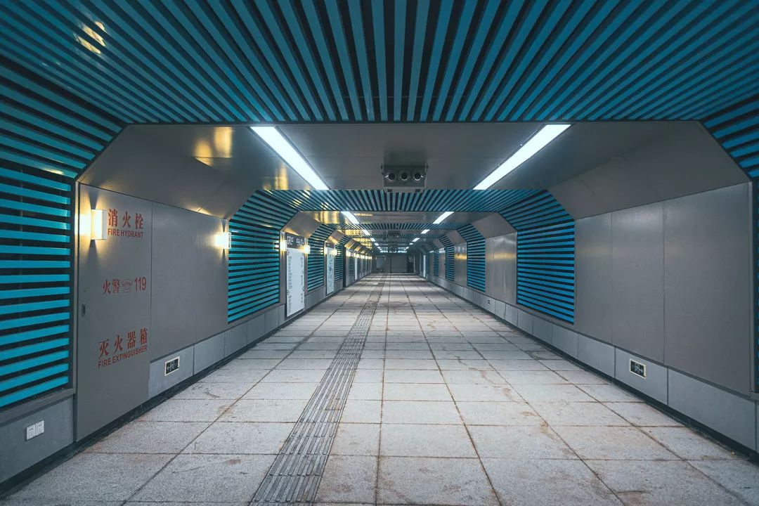 光谷广场地下综合体照片,光谷地下综合体和地下长廊