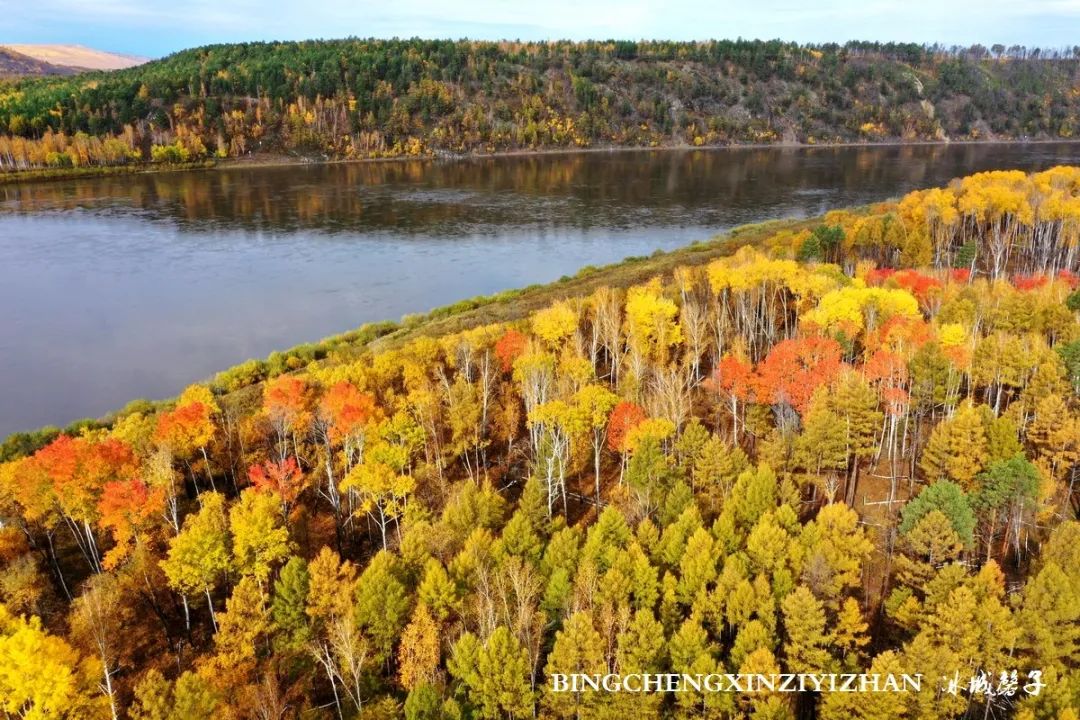 深秋的大兴安岭色彩斑斓,大兴安岭的秋天美景