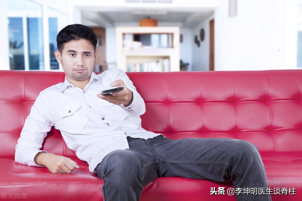 腰椎间盘突出平躺和趴着腿麻痛,腰椎间盘突出能趴着桌子上睡觉吗