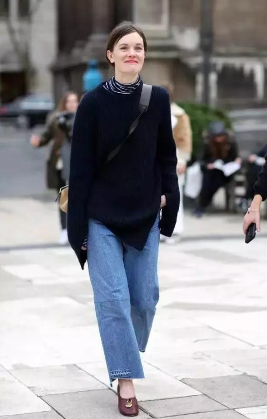 今年流行的奶奶鞋怎么搭配才好 (今年新流行奶奶鞋洋气百搭显高挑)