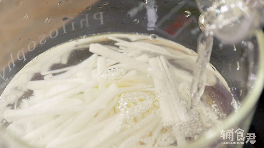 宝宝感冒流鼻涕鼻子擦破了怎么办,宝宝流鼻涕擦的鼻子疼怎么办