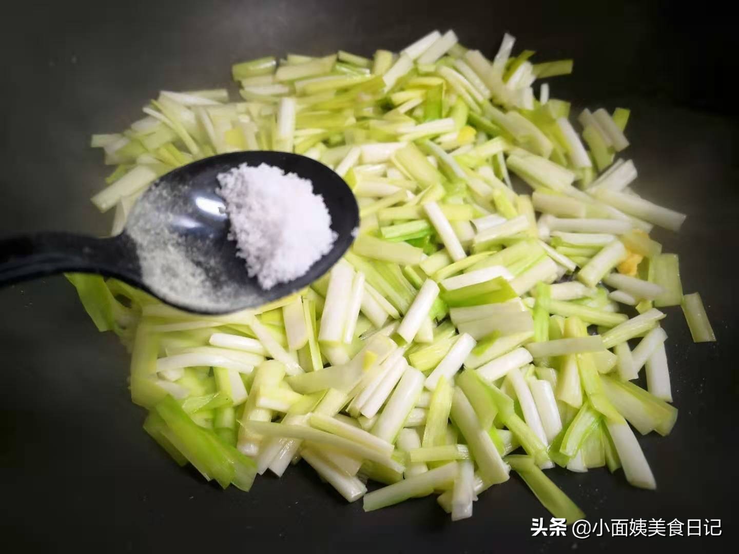 剩下油条做汤喝,剩下油条做美食