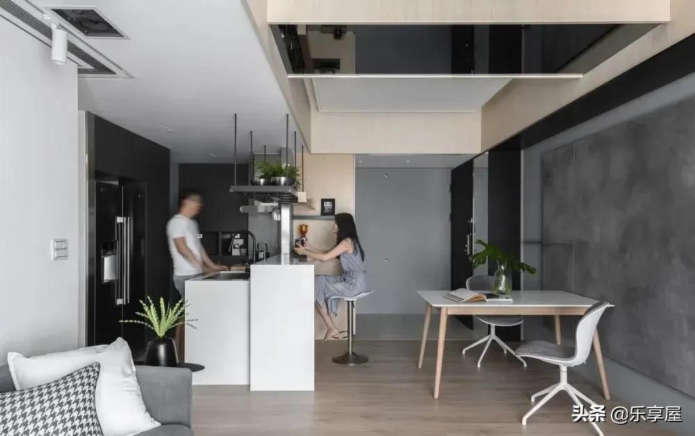 花2000多块钱租了一栋别墅,花了2500元租了个小别墅