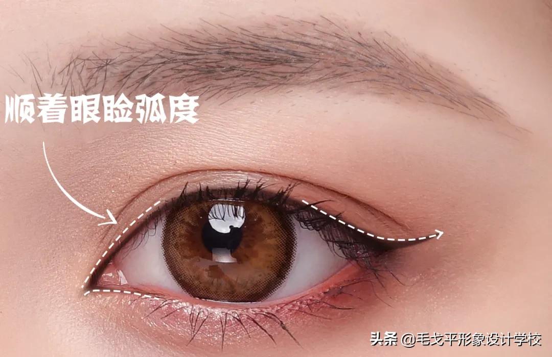 新手一定要看的眼线纹绣正确画法,眼线新手防晕