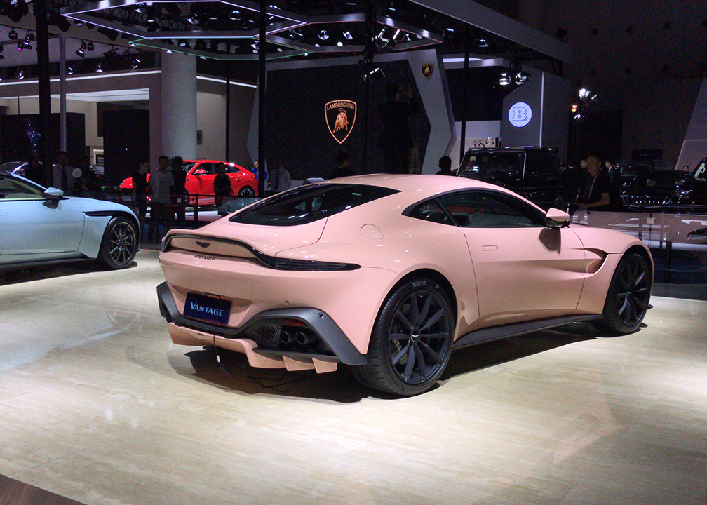 阿斯顿马丁vantage珊瑚橘 (马丁珊瑚橘)