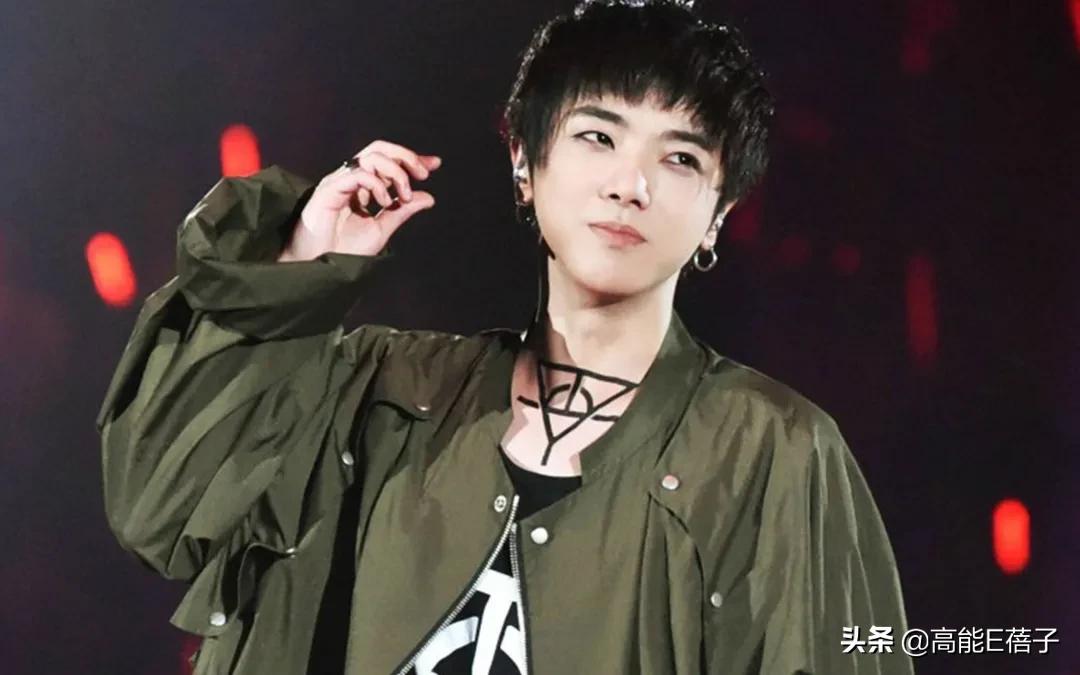 网友突然晒照曝华晨宇整容植发，还自称是其老婆，被张碧晨介入？