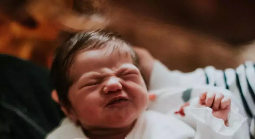 婴儿皮肤青紫多久能消,新生宝宝皮肤红块