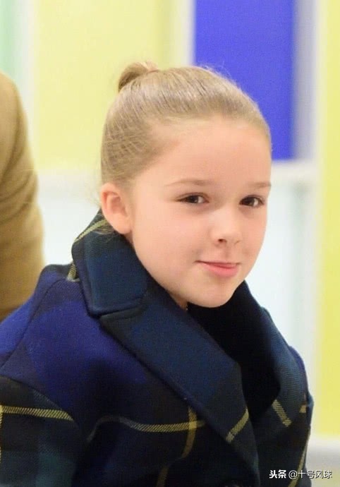 贝克汉姆女儿小七和三个哥哥采访,小七贝克汉姆女儿近照