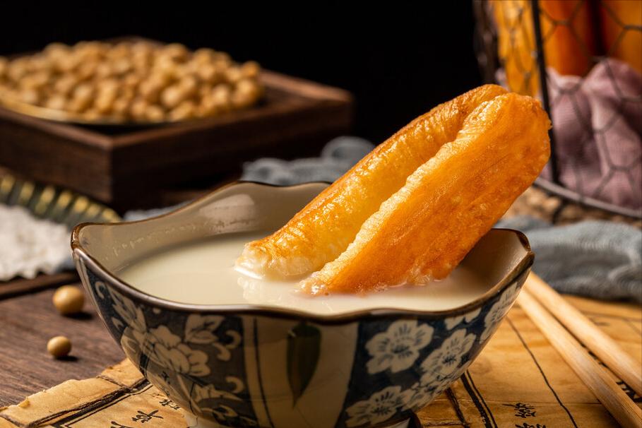 炸油条没有小苏打怎么做酥脆松软,小苏打泡打粉炸油条最佳配方