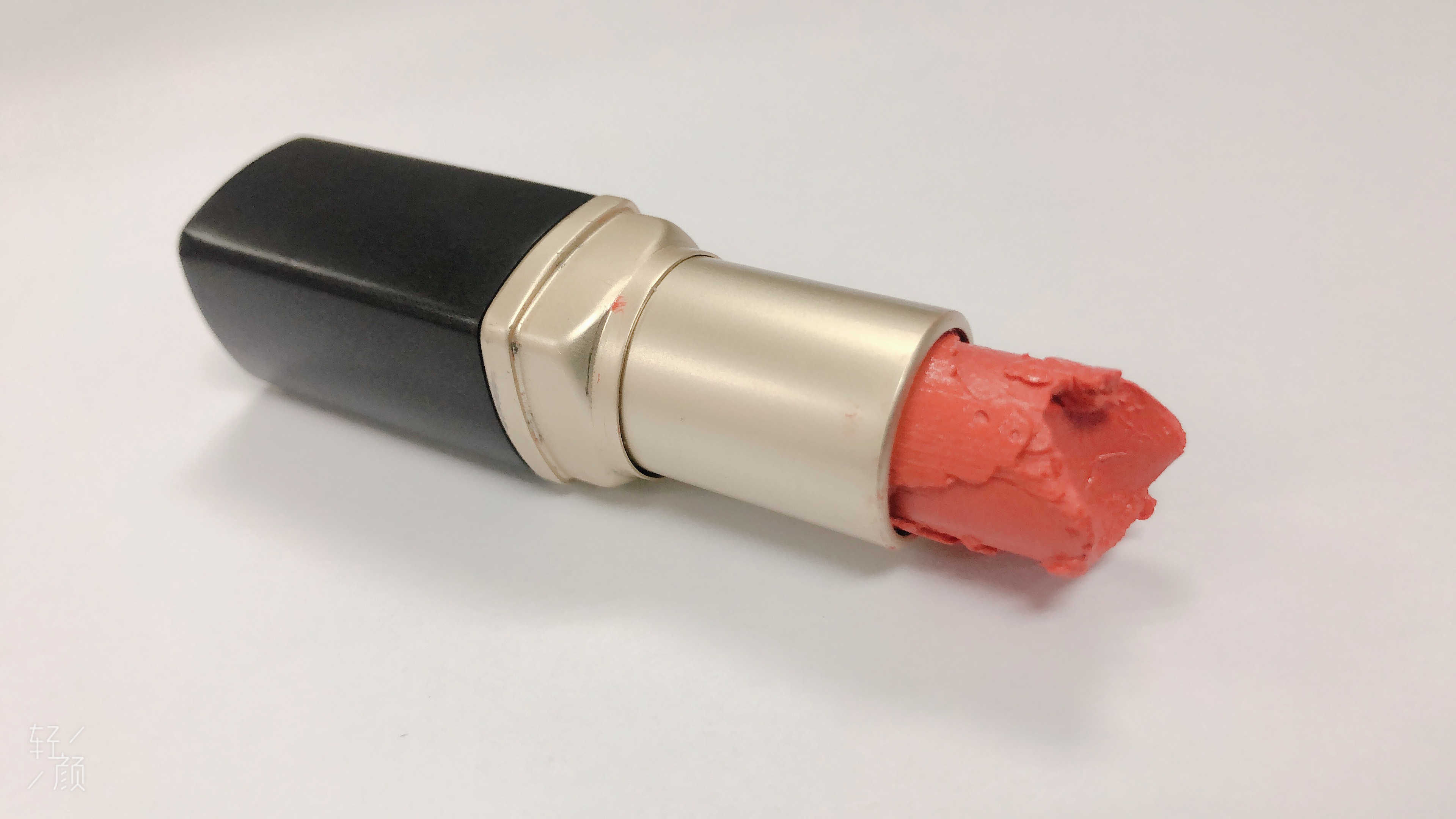 第一支口红文案,第一支口红是最爱的人送的