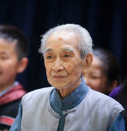 最受争议国学大师南怀瑾:被李敖骂*子骗**,小学肄业,95岁终老太湖