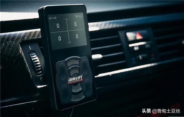 「毂锐驰」一台融入了JDM元素的宝马E93335i