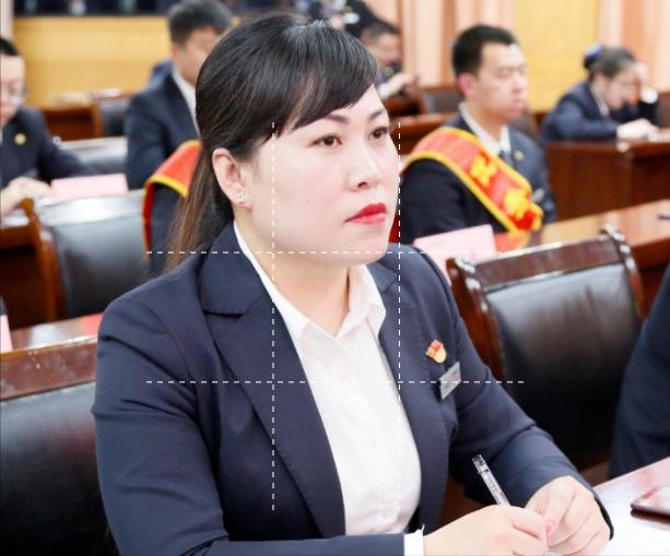 高平农商行举办“大家想大家说大家干”金点子比赛暨五四表彰会议