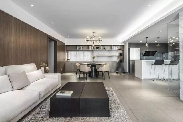 简约灰色地砖配什么沙发,简约的灰色地砖贴得真好看