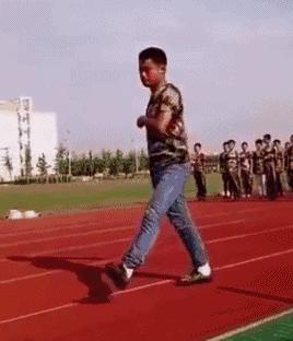 搞笑动图gif微信表情包2019,搞笑动图笑得肚子痛