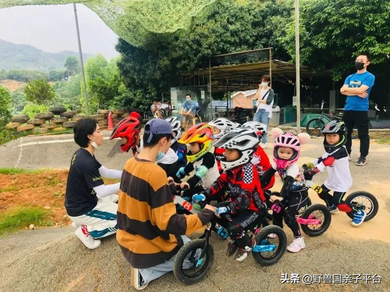 少儿篮球运动哪家好,权威少儿篮球兴趣班机构排名