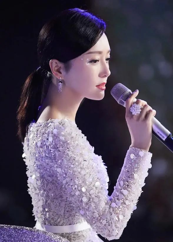 女星红毯撞衫,红毯女星难逃撞衫魔咒