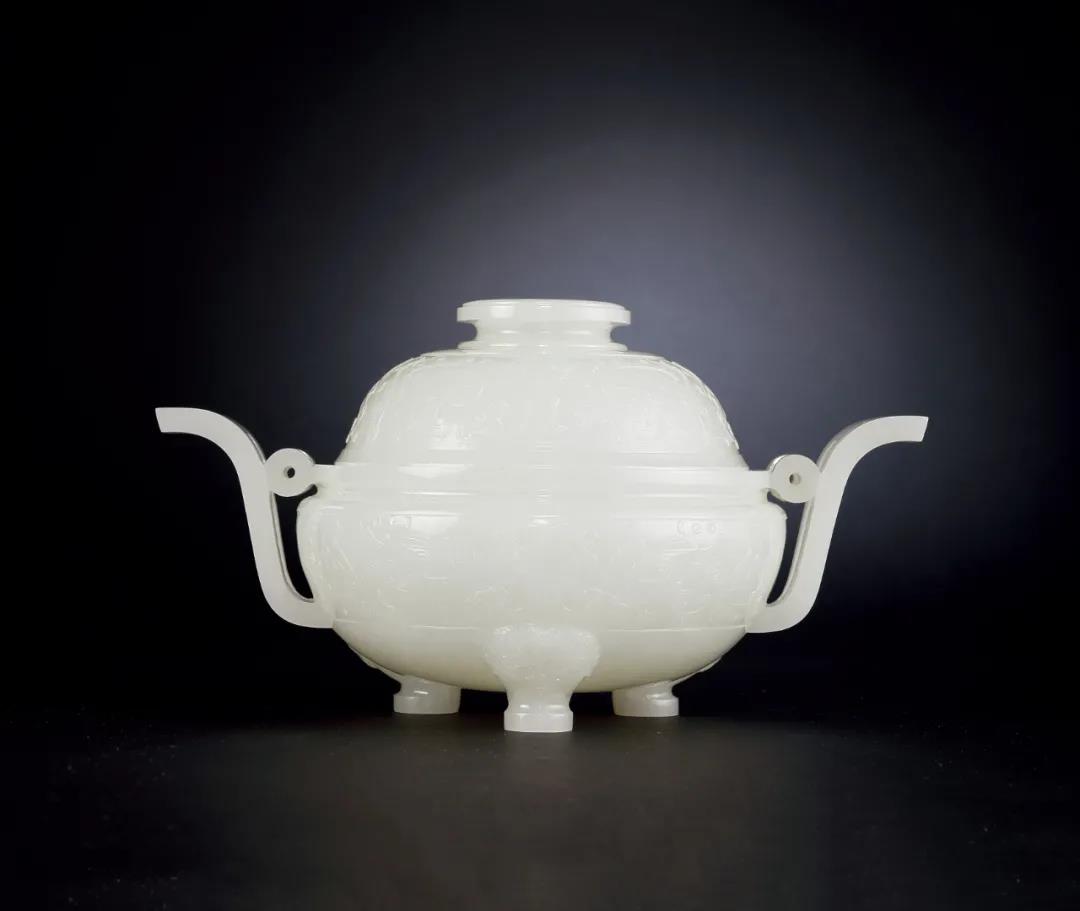 市价二三百块钱的玉镯是真玉石吗,克价超过黄金的文玩