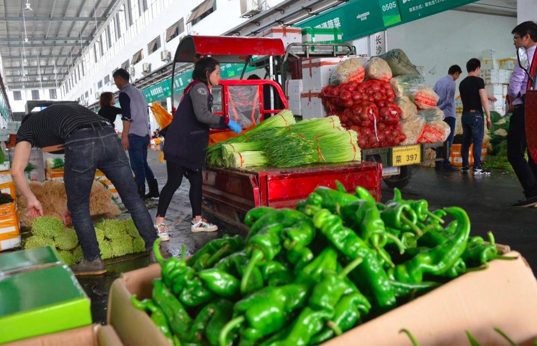 老话讲，“农村不作颠，街上不冒烟”，认识农村的重要性