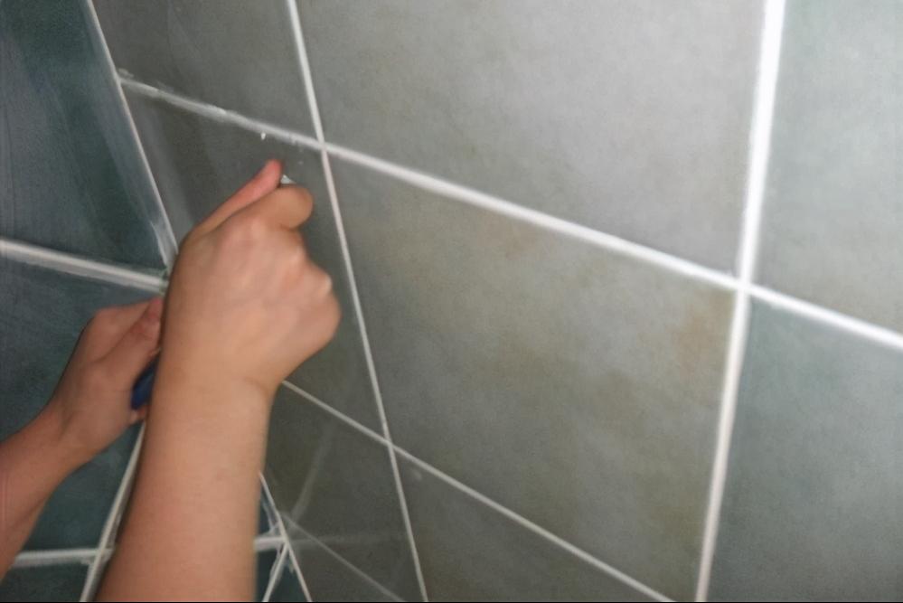 瓷砖做美缝缝隙有水泥清理不了,瓷砖做美缝后下陷了